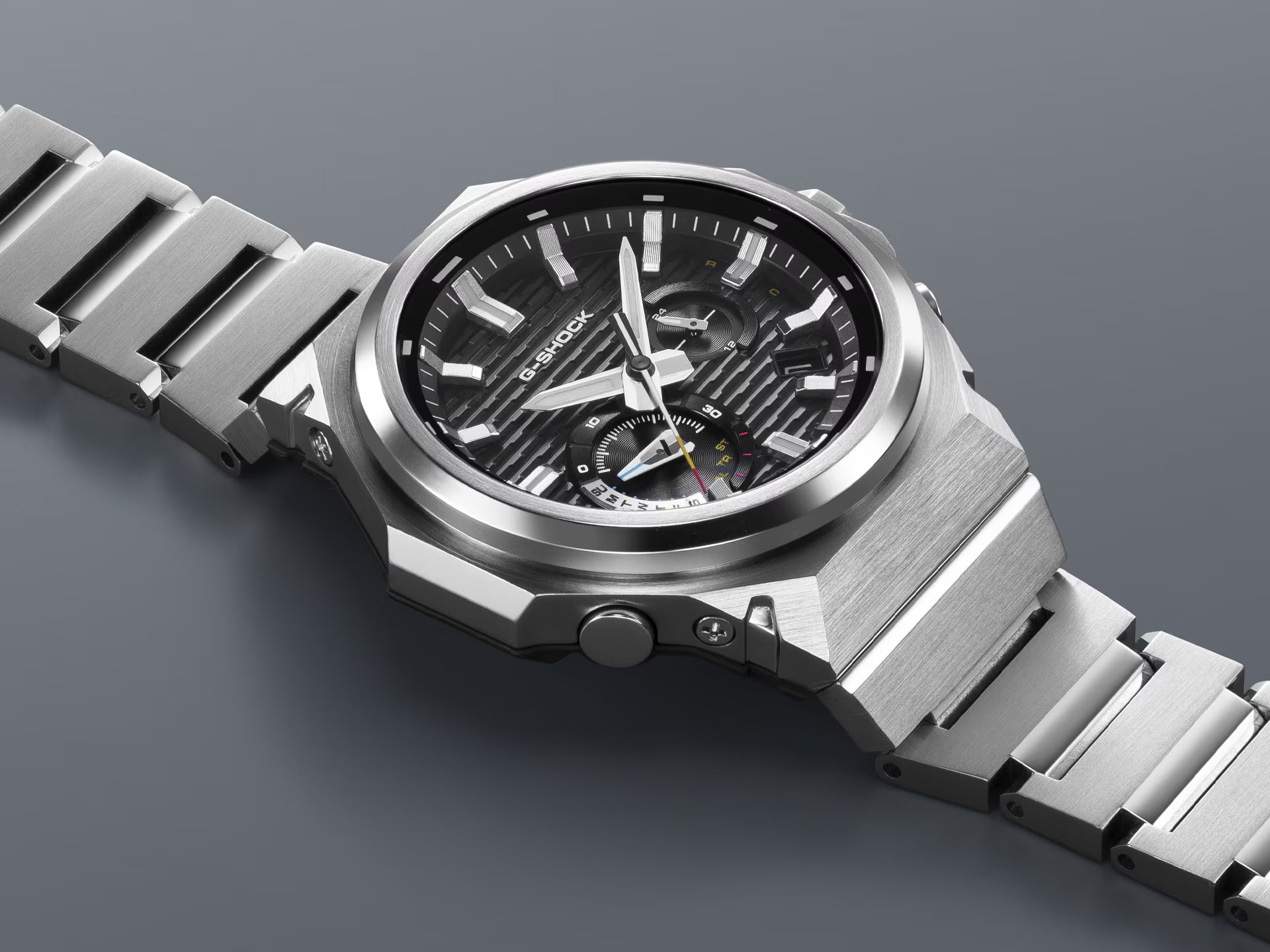 Montre G-Shock G-Steel GST-B1000D-2AER - Acier Inoxydable, Solaire, Bluetooth, Cadran Argent/bleu, Bracelet Métal